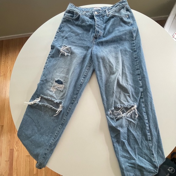 Forever 21 Light Wash Ripped Jeans - Picture 2 of 6
